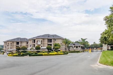 2 Bedroom Apartment in Fourways