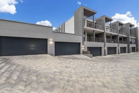 2 Bedroom Apartment in Illovo