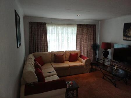 2 Bedroom House in Bromhof