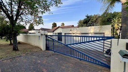 3 Bedroom House in Bromhof