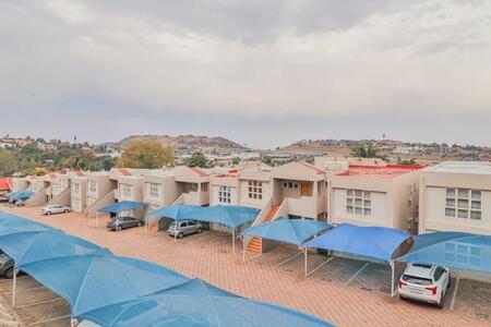 2 Bedroom Townhouse in Oakdene