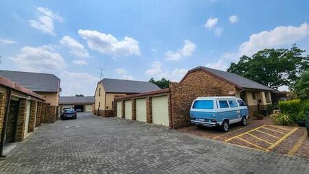 3 Bedroom Townhouse in Bonaero Park