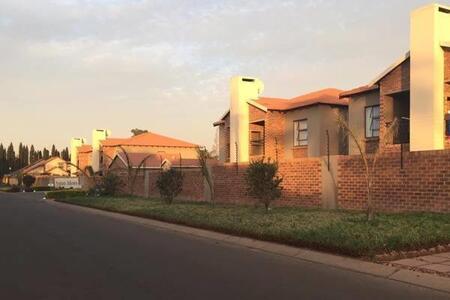2 Bedroom Townhouse in Bonaero Park