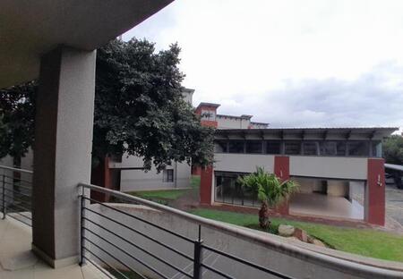 2 Bedroom Apartment in Rooihuiskraal North