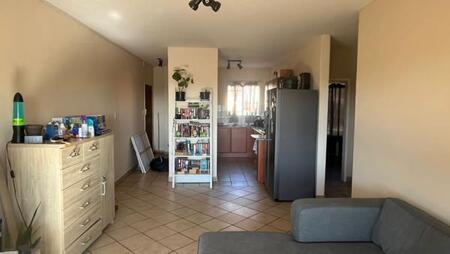 2 Bedroom Apartment in Rooihuiskraal North