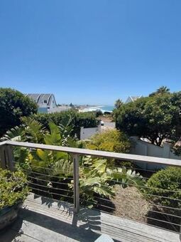 5 Bedroom House in St Francis Bay