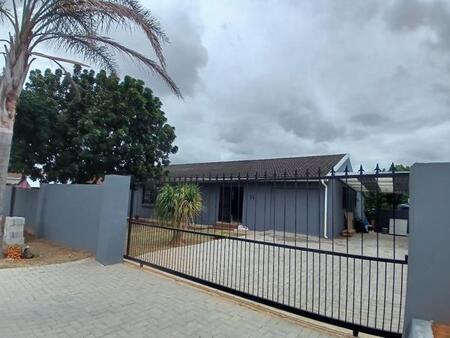 3 Bedroom House in Strelitzia Park