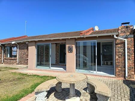 3 Bedroom Apartment in Jeffreys Bay