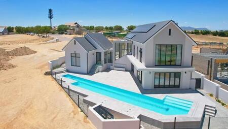 4 Bedroom House in Malmesbury