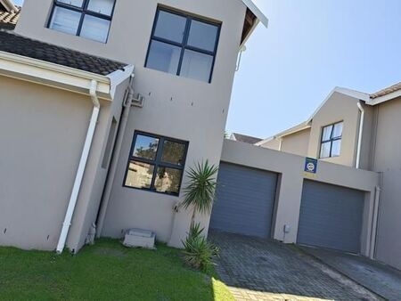 3 Bedroom Duplex in Parklands