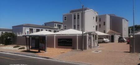 2 Bedroom Apartment in Bloubergrant