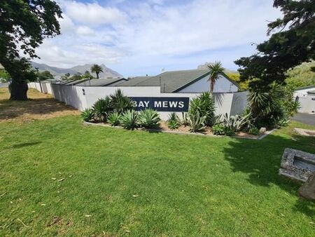 3 Bedroom Simplex in Hout Bay and surrounds