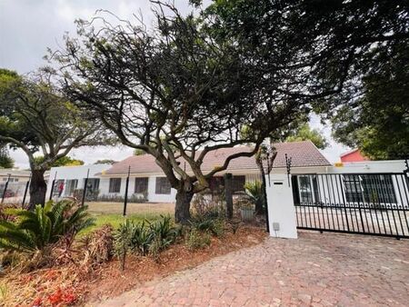 3 Bedroom House in Panorama