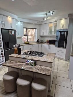 4 Bedroom House in Plattekloof