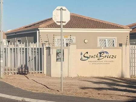 2 Bedroom House in Strandfontein