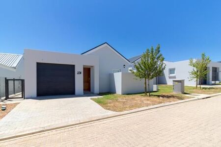 3 Bedroom Apartment in Paarl