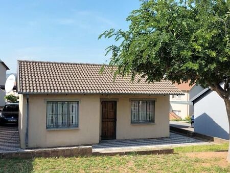 2 Bedroom House in Karino