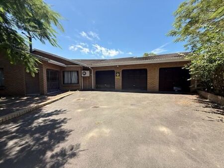 5 Bedroom House in Meer En See