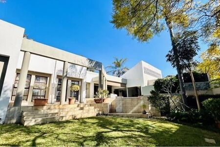 4 Bedroom House in Waterkloof