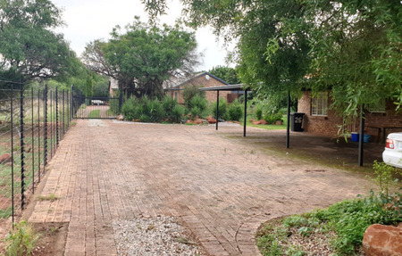 1 Bedroom House in Akasia