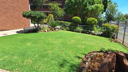 1.5 Bedroom Flat in Queenswood