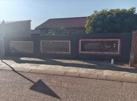 2 Bedroom House in Mabopane