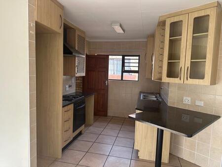 2 Bedroom Apartment in Fourways