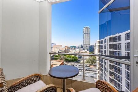 1 Bedroom Apartment in Sandton Central