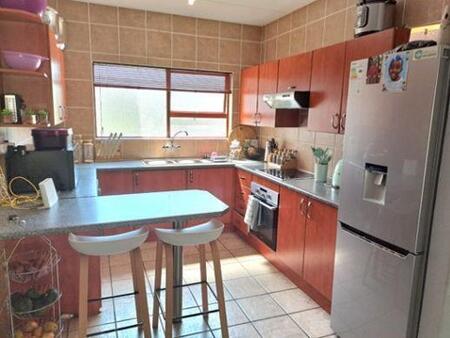2 Bedroom Apartment in Sunninghill