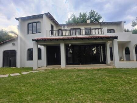 5 Bedroom House in River Club