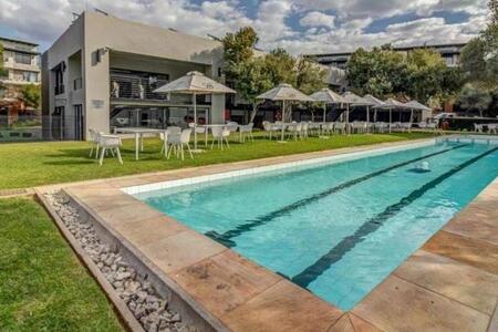 1 Bedroom Apartment in Fourways
