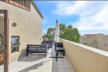 2 Bedroom Apartment in Sunninghill