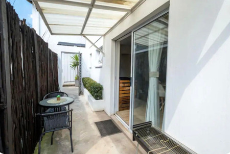 1 Bedroom Apartment in Parktown North