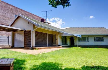 4 Bedroom House in Montgomery Park