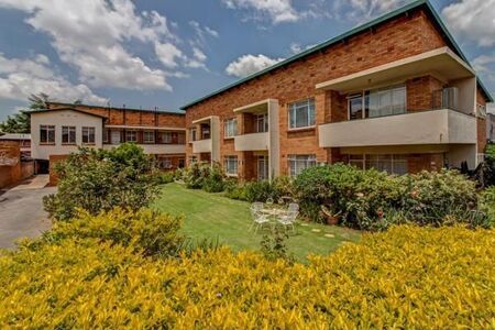 2 Bedroom Apartment in Linden