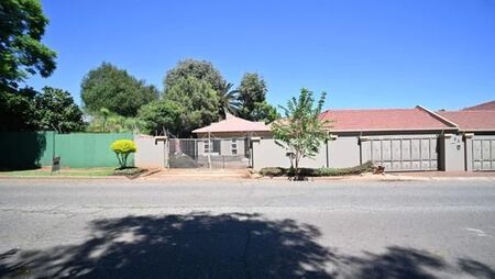 4 Bedroom House in Emmarentia