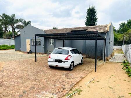 3 Bedroom House in Bromhof