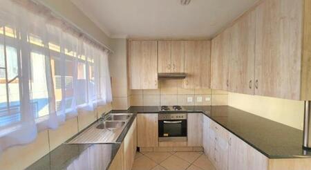 2 Bedroom Apartment in Florida Glen