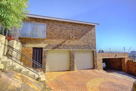 3 Bedroom House in Hurst Hill