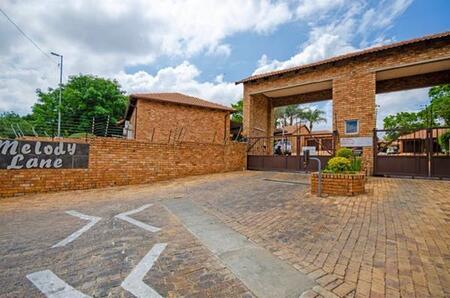 2 Bedroom Townhouse in Olivedale
