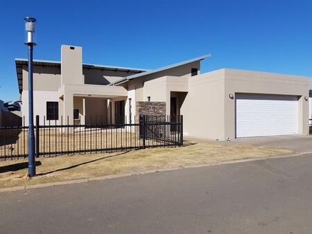3 Bedroom House in Eikenhof