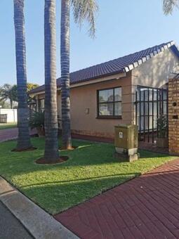 1 Bedroom House in Van Riebeeck Park