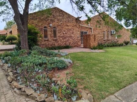 3 Bedroom Townhouse in Overkruin