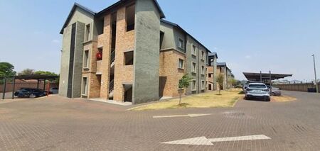 2 Bedroom Townhouse in Pomona