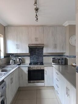 2 Bedroom House in Valleyview Estate