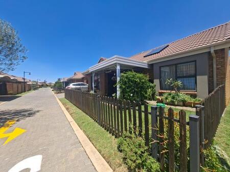 2 Bedroom Simplex in Brentwood Park