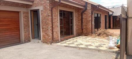 3 Bedroom House in New Redruth