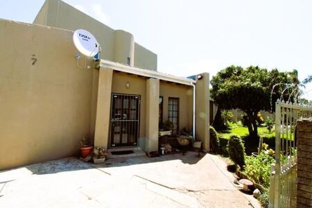 6 Bedroom House in Gonubie