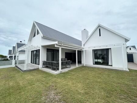 3 Bedroom House in St Francis Links