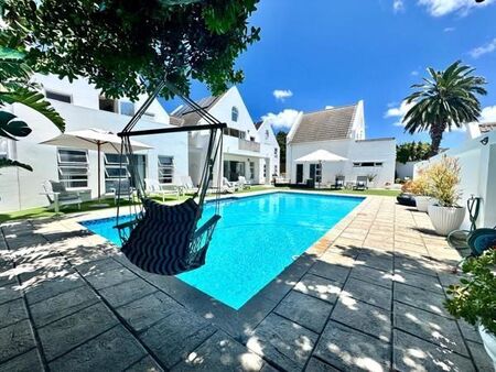 8 Bedroom House in St Francis Bay
